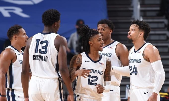  莫兰特绝杀三分灰熊气走爵士  