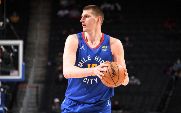  约基奇20+15 掘金登顶西部榜首  